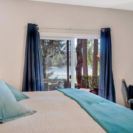 Willow Suite - Lakeside Retreat Victoria Esterno foto