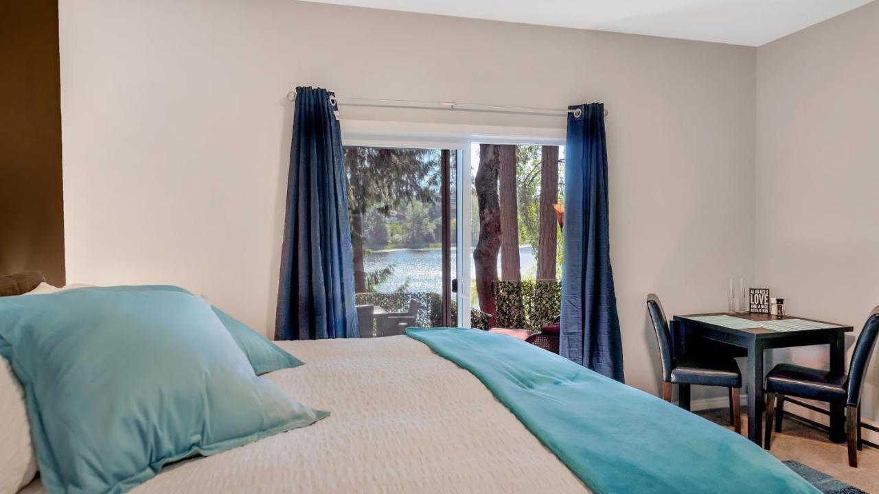 Willow Suite - Lakeside Retreat Victoria Esterno foto