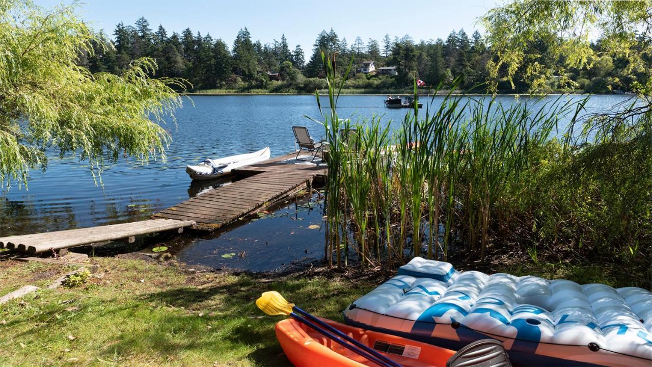 Willow Suite - Lakeside Retreat Victoria Esterno foto