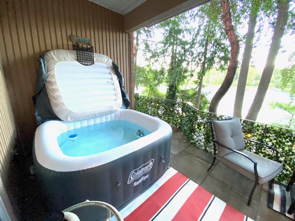 Willow Suite - Lakeside Retreat Victoria Esterno foto